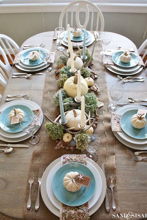 Coastal-Thanksgiving-table-decor-1