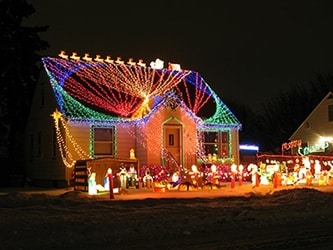 christmas-roof-decoration-2